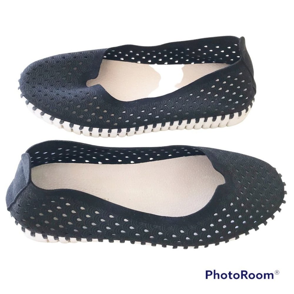 Isle Jacobsen Tulip Preforated Slip on Sneakers Shoes Flats 37 / 6.5-7